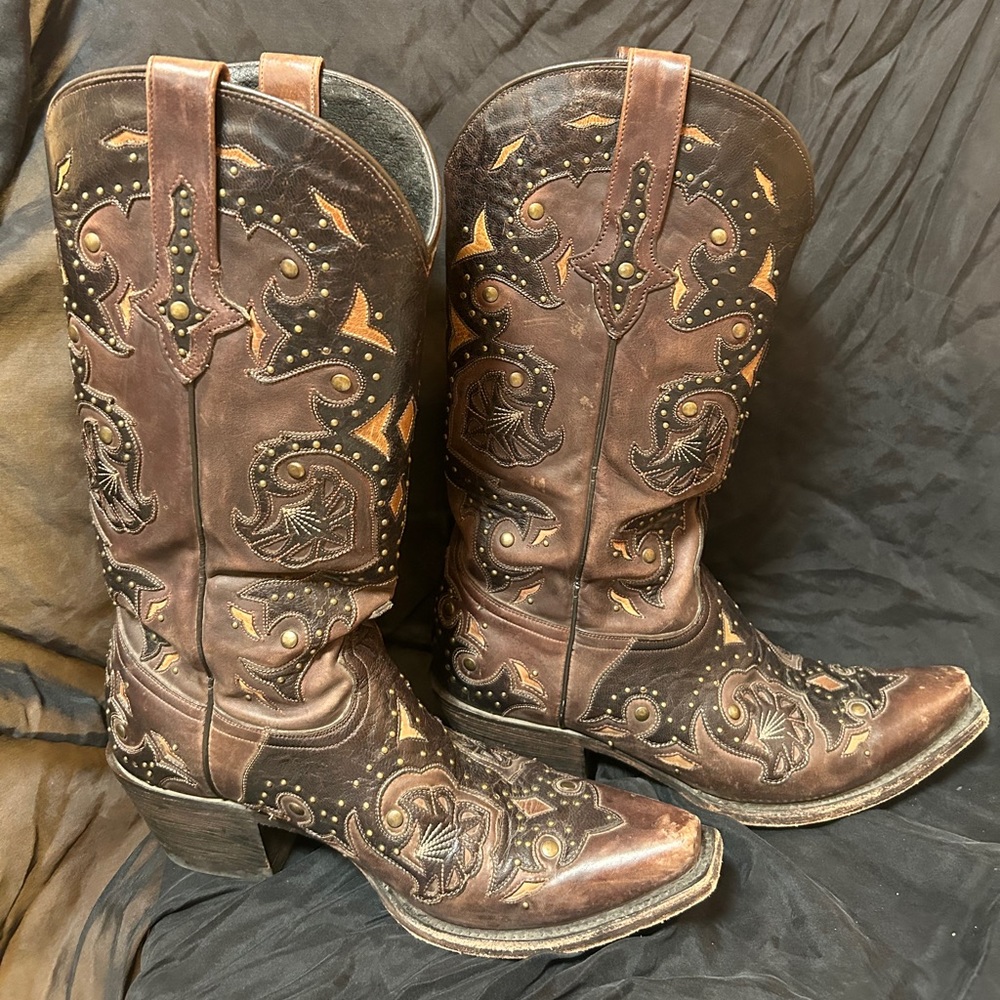 Women’s Lucchese Stud Scarlette